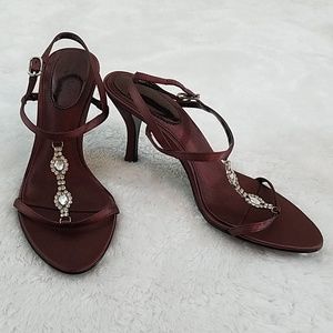 Nina Sz 7.5 Burgundy Jeweled T-Strap Sandal Heels